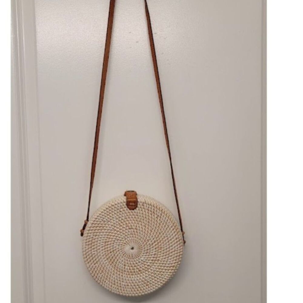 Round White Rattan Circle Crossbody Bag Leather Strap Boho Bali Beach Purse